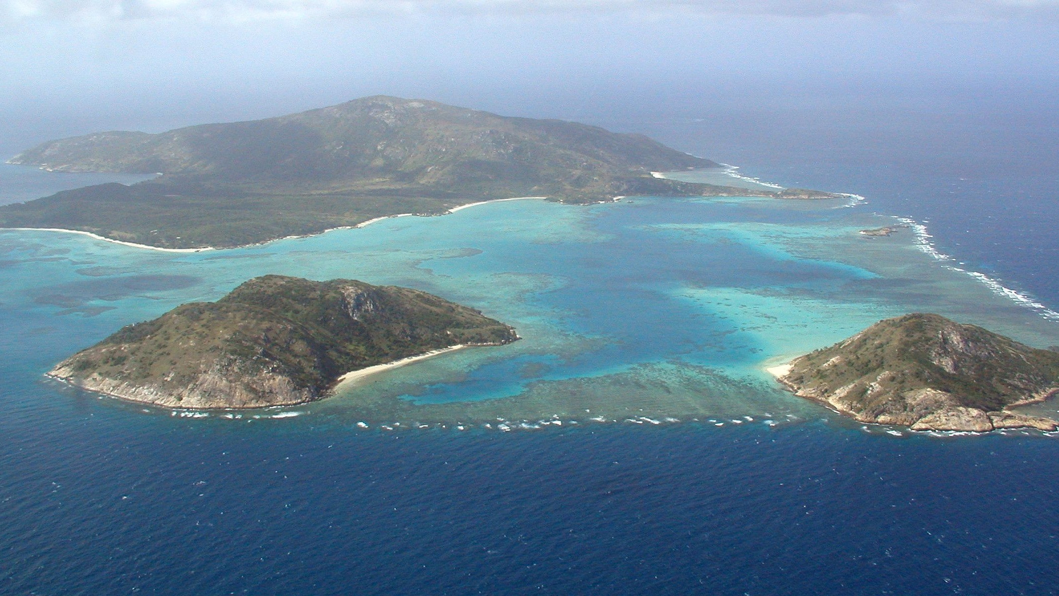 rescue helicopters on way to lizard island on great barrier reef after reports of light plane crash