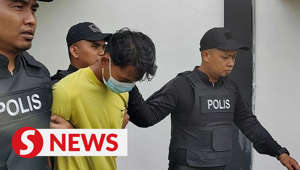 A 20-year-old man was charged with the murder of his pregnant lover at the Magistrate's Court in Sungai Besar on Thursday (June 1).Muhammad Fakrul Aiman Sajali was charged under Section 302 of the Penal Code and faces the death penalty upon conviction.Read more at https://tinyurl.com/yhzct95bWATCH MORE: https://thestartv.com/c/newsSUBSCRIBE: https://cutt.ly/TheStarLIKE: https://fb.com/TheStarOnline