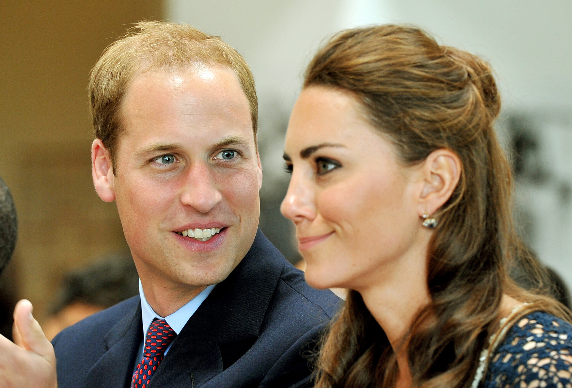 <p>Mas há uma reviravolta: foi divulgado que o Príncipe William teria também namorado uma das ex-namoradas de Henry Ropner. Se isso realmente aconteceu ou não, provavelmente nunca saberemos.</p>