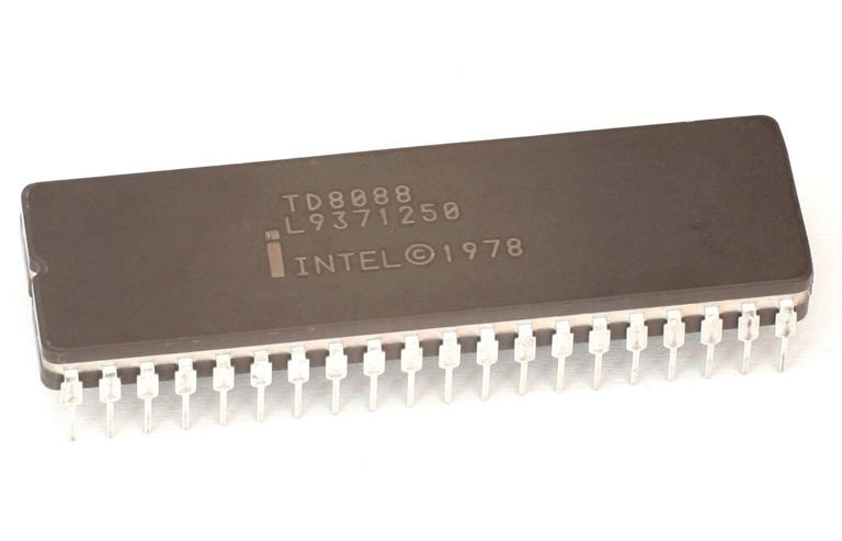 英特尔8088处理器在44年前的今天推出 启动了个人电脑革命
