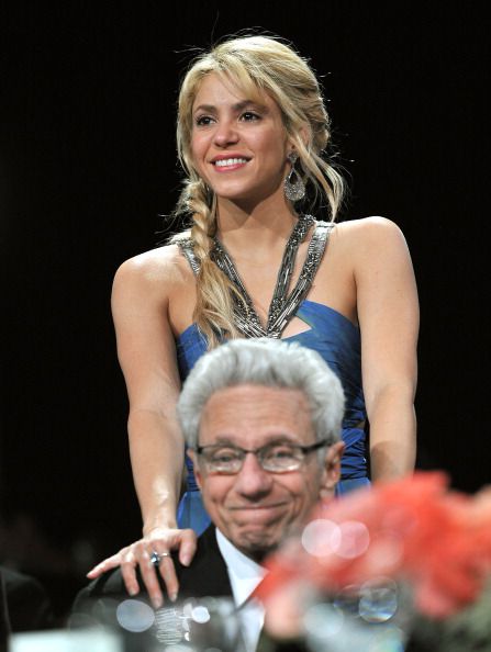 shakira: “me enteraba por la prensa que era traicionada mientras mi papá estaba en la uci”; la artista habla sobre la salud de su padre