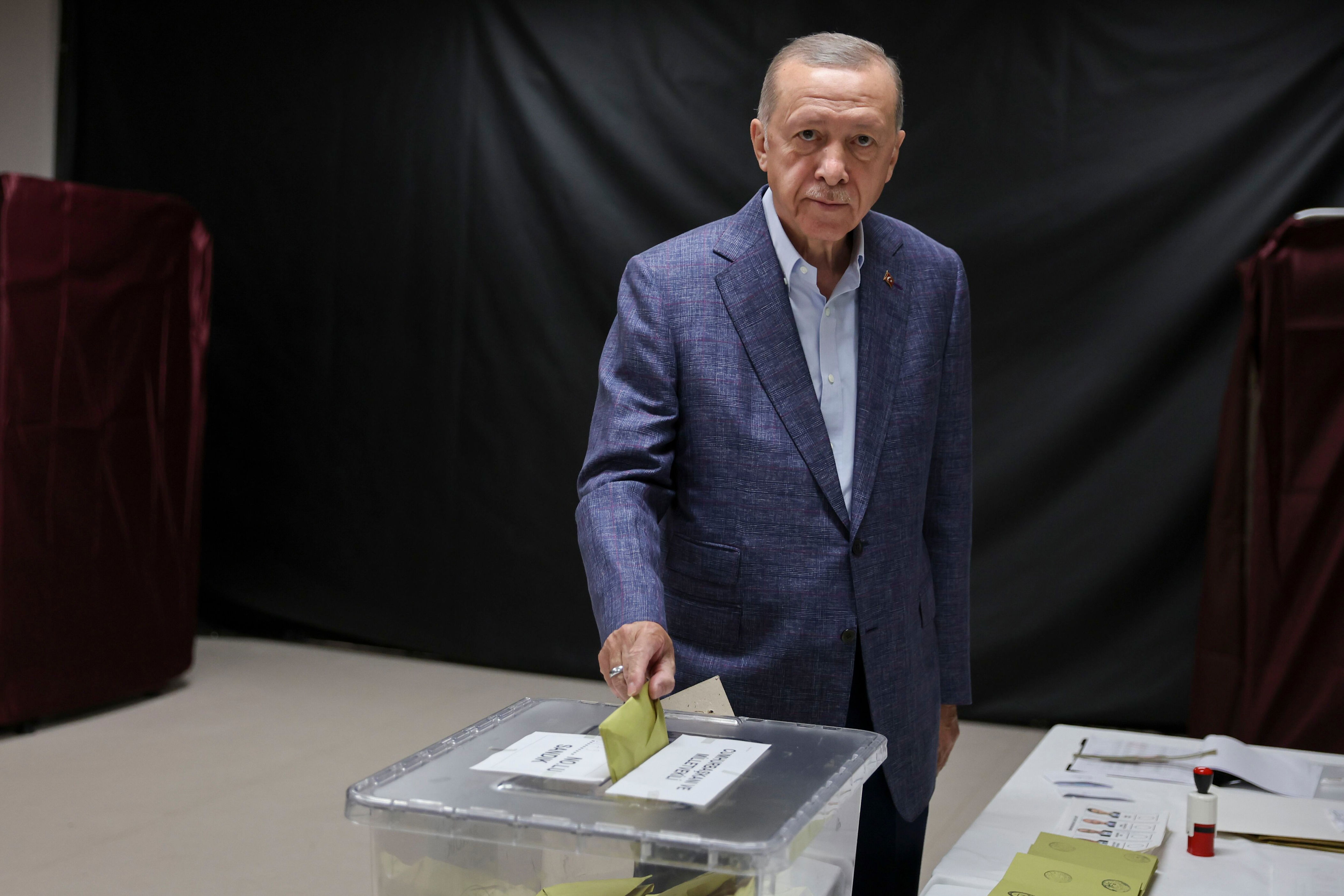 turkish election rivals make final push for votes before run-off