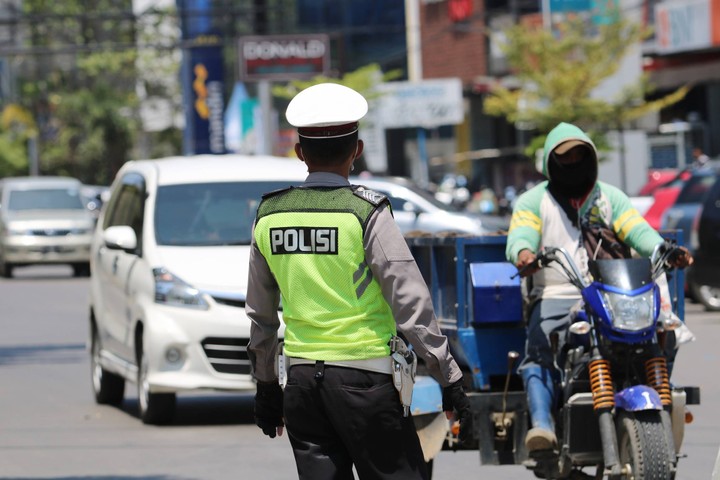 Berita Hangat: Aturan Baru Pelat Nomor &amp; Risiko Konsumsi Obat Penenang