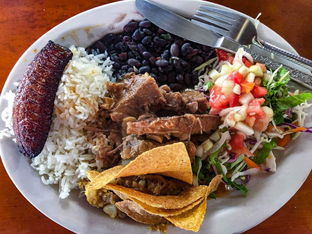 Costa Rica Food-30+ Foods To Try In Costa Rica