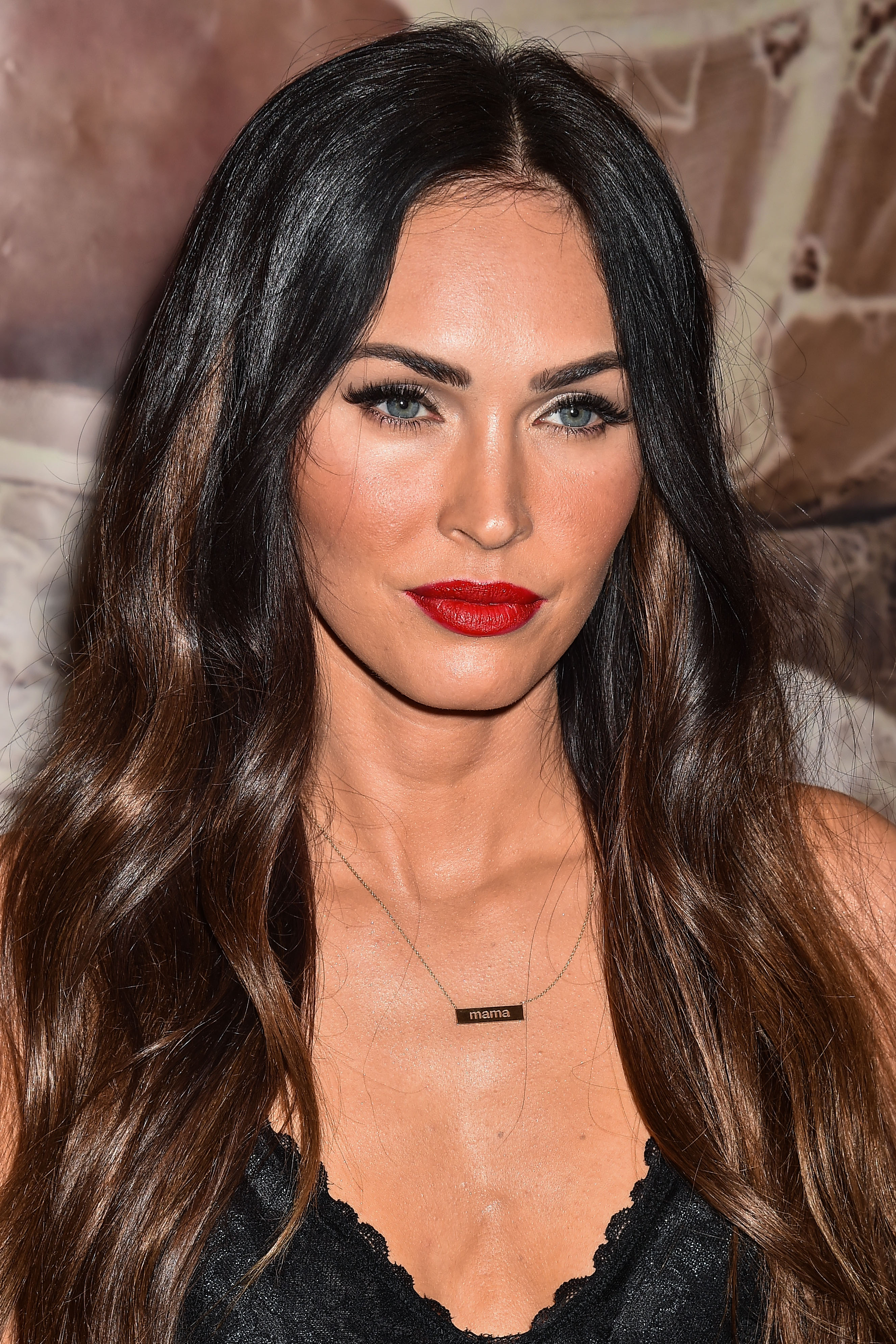 На фоксе это. Меган Фокс. Меган Фокс (Megan Fox). Меган Фокс 2018. Мегее фоокм.