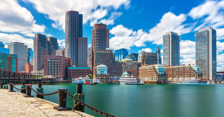 10 Things To Do In The South Boston Waterfront: Complete Guide To Boston's Scenic Seaside Neighborhood