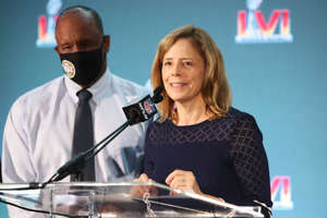Kathryn Schloessman of the Los Angeles Sports and Entertainment Commission speaks with the media during a Super Bowl news conference at the Los Angeles Convention Center on Feb. 14, 2022. ((Katelyn Mulcahy / Getty Images))
