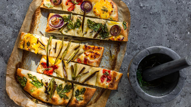 14 Tips For Making A Flavorful Vegan Pizza