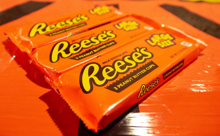 How are Reese’s Peanut Butter Cups made?