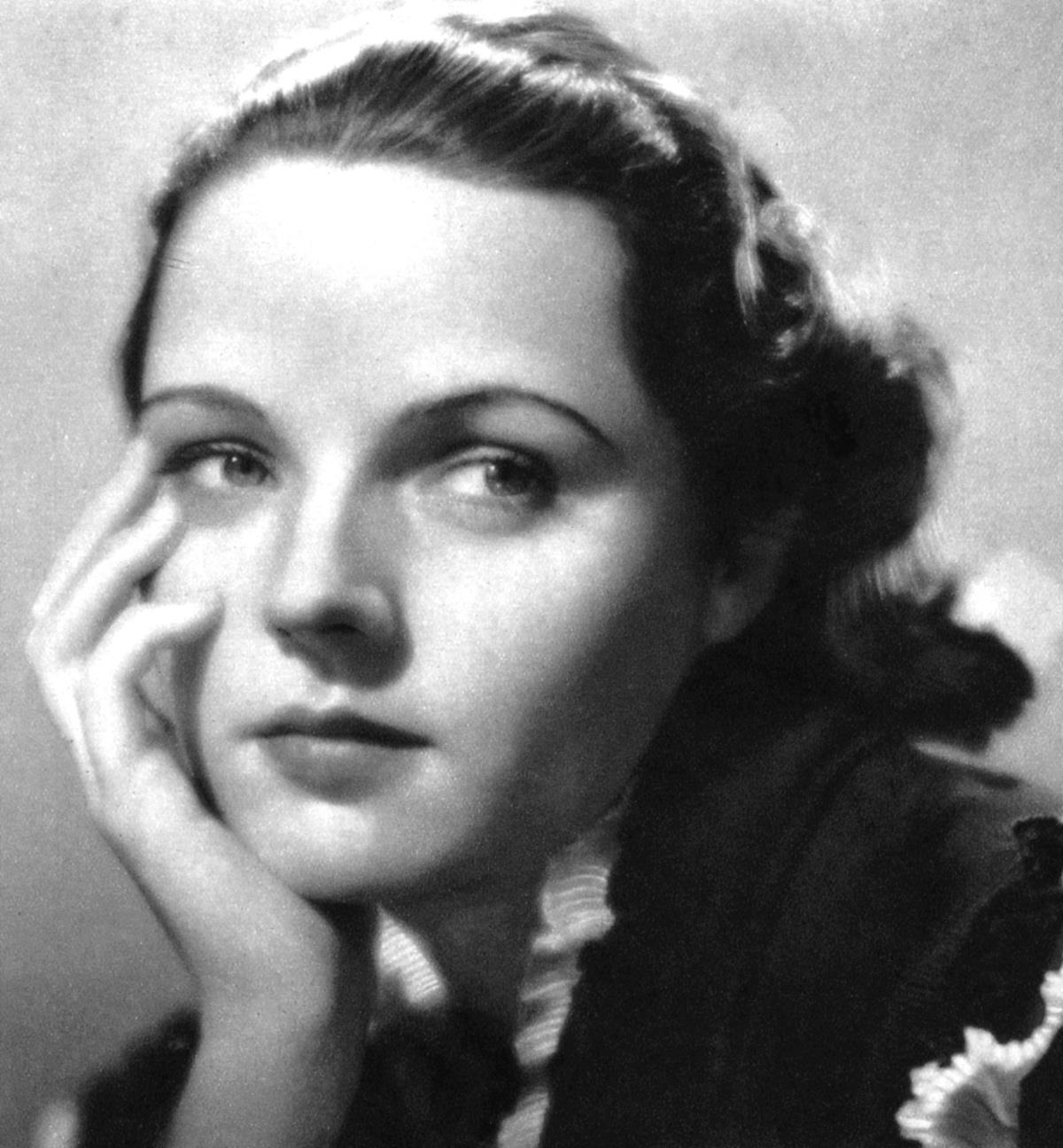 <p>Jane Wyatt, who played Margaret Anderson, didn't start her acting career on TV. Her first job was on Broadway, as an understudy for actress Rose Hobart. Wyatt received favorable reviews for her understated beauty. Eventually, she transitioned to Universal Pictures. </p> <p>In 1934, Wyatt debuted in her first TV role in <i>One More River. </i>Three years later, she acted in Frank Capra's<i> Lost Horizon. </i>Before Wyatt joined the show Father Knows Best in 1954, she performed in <i>None but the Lonely Heart, Gentleman's Agreement, Boomerang, Task Force</i>, and <i>House by the River</i>.</p>