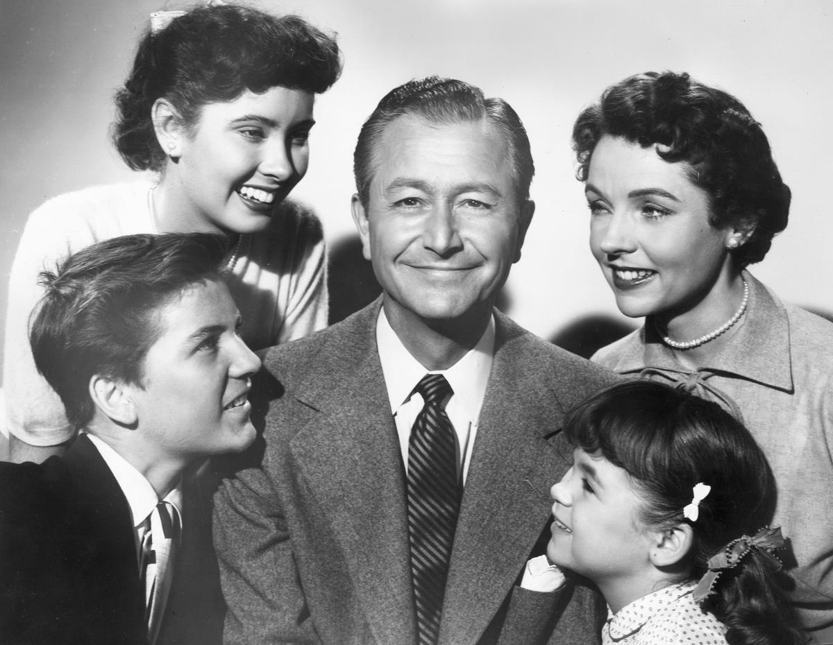 <p>Many fans don't know that behind the camera, Robert Young struggled with his roles in both <i>Father Knows Best</i> and <i>Marcus Welby, M.D</i>. He grappled with acute depression that eventually escalated into alcoholism. <a href="https://www.latimes.com/archives/la-xpm-1998-jul-24-ca-6566-story.html" rel="noopener noreferrer">He even said</a>, "I wasn't Jim Anderson, but it was hard for the public to accept that."</p> <p>Eventually, doctors ran tests and prescribed Young medication for his chemical imbalance. He eventually recovered and spoke openly about his personal experiences. He also advanced the passage of the 708 Illinois Tax Referendum, which established a tax to support mental health programs.</p>