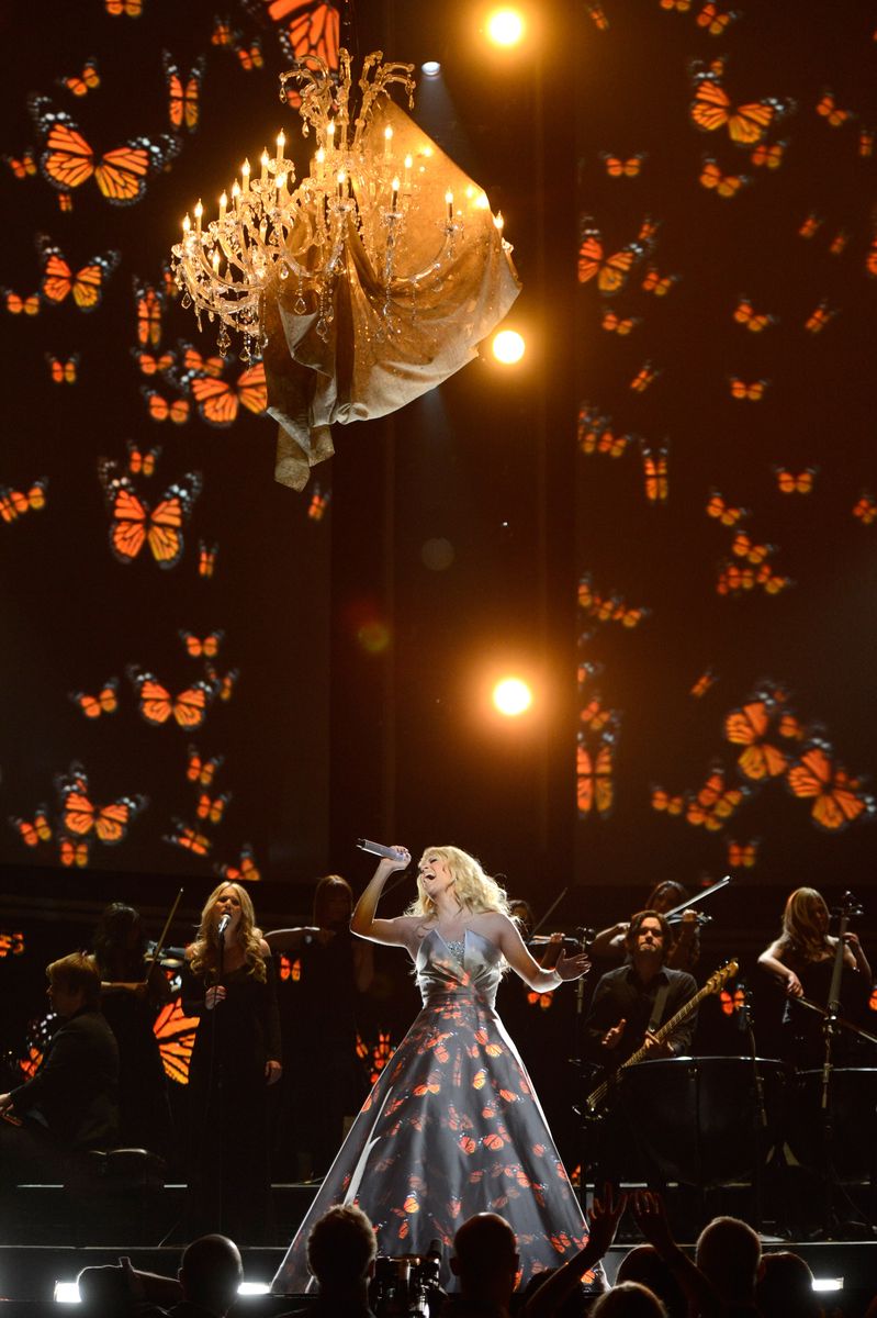 <p>The famous country singer performed at the <a href="https://www.youtube.com/watch?v=_9EVo2RicS0">Grammys in 2013 </a>dressed in an iconic light-up dress that was designed by Irish fashion designer Don O’Neill.</p>