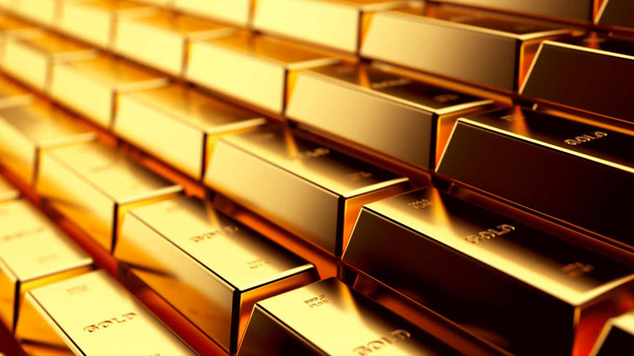 Gold tallies fifth straight weekly rise with Middle East risks rising