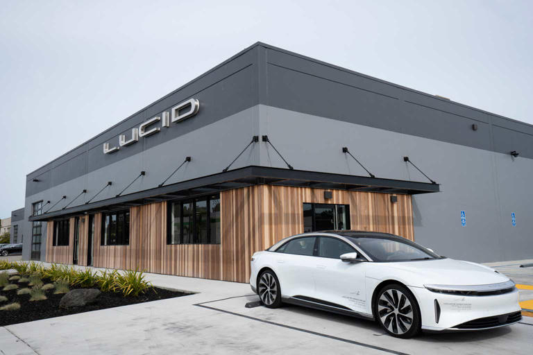 Lucid recalls 2K sedans over heating component