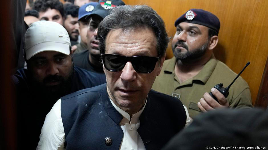 Pakistan Ex Pm Imran Khan Refuses To Allow Police Search 