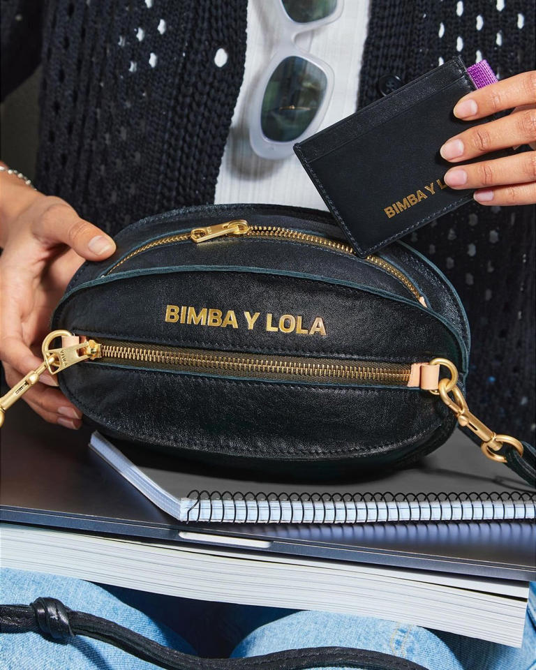 El nuevo bolso pelota de Bimba Lola va a encantar a Rosalía a ti también)