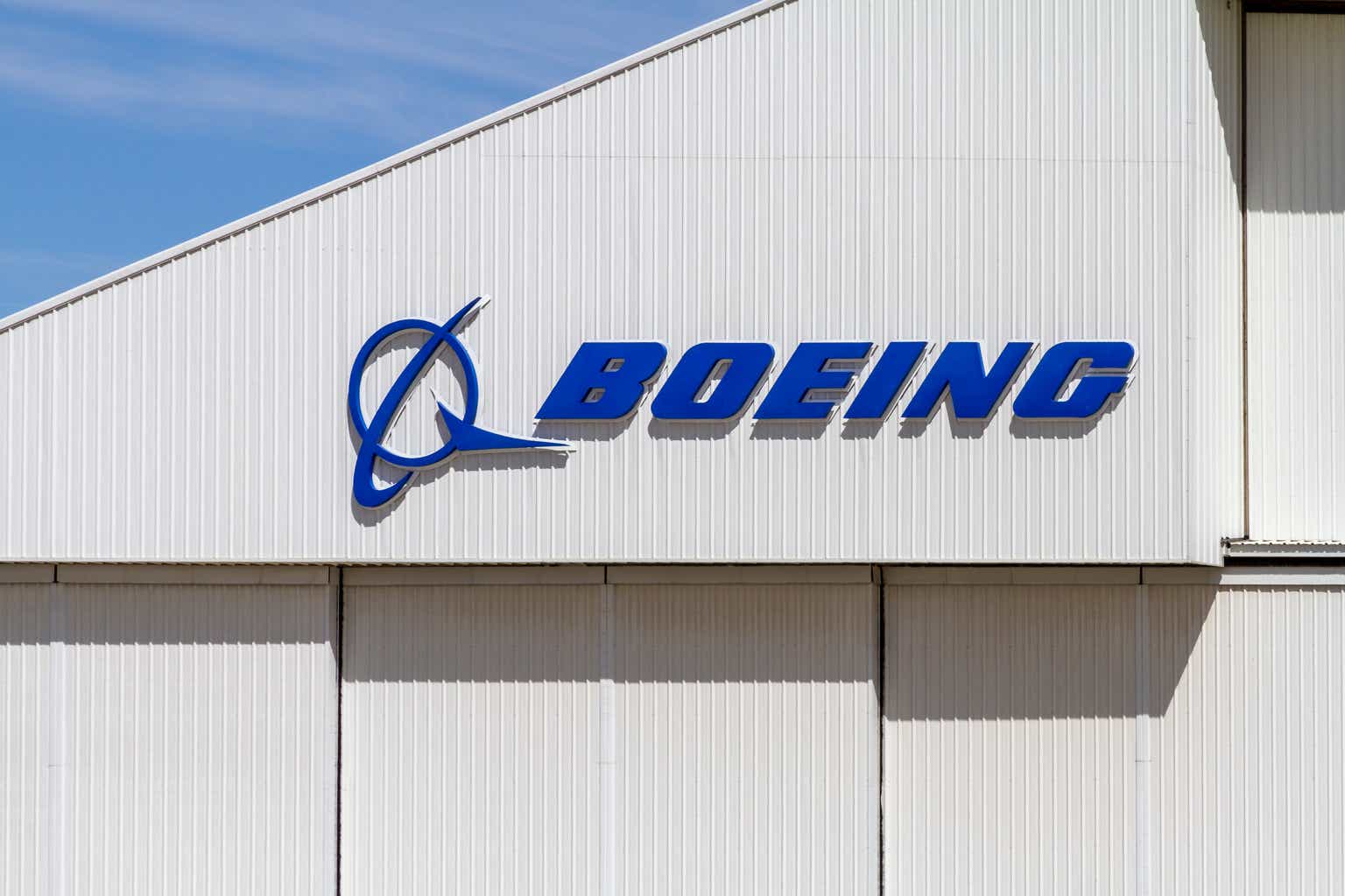 Boeing CEO sees next-gen single-aisle jet pushed to next decade