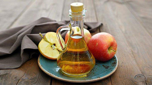Cuka apel dipercaya dapat digunakan untuk membanu menghilangkan panu di permukaan kulit. (everydayhealth.com)