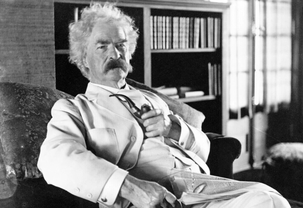 <p>In December 1906, Twain wore a white suit to the House of Representatives. The <i>New York Tribune</i> recorded his wardrobe as "The most remarkable suit seen in New York this season." Up until his death in 1910, he would continue to display the white suit that most Americans imagine him in today.</p> <p>In his autobiography, Twain listed hygiene as his reason for wearing all white. He also mentioned that it caught the eye of reporters and expressed his unconventionality.</p>