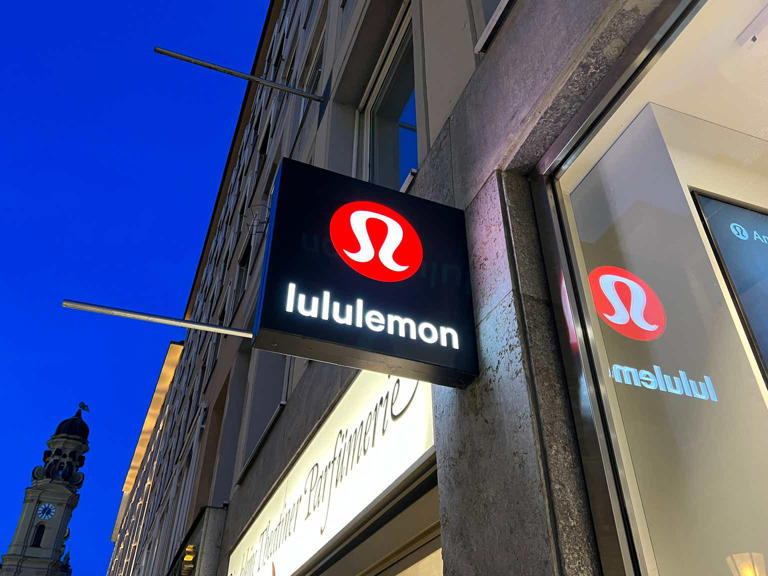 Lululemon extends 2024 share price decline amid new data