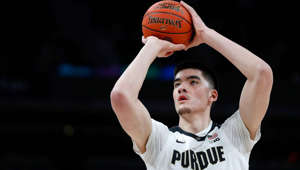 Nobdy Can Stop Purdue's Zach Edey In The Paint