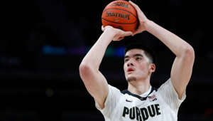 Nobdy Can Stop Purdue's Zach Edey In The Paint
