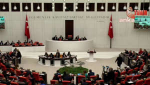 HÜDA PAR lideri Yapıcıoğlu, Mecliste böyle yemin etti! İşte o anlar