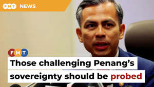 Communications and digital minister Fahmi Fadzil says comments casting doubt on Penang’s sovereignty amount to the spreading of false information.Read More:https://www.freemalaysiatoday.com/category/nation/2023/06/03/anyone-challenging-penangs-status-should-be-probed-says-fahmi/Laporan Lanjut:https://www.freemalaysiatoday.com/category/bahasa/tempatan/2023/06/03/sesiapa-cabar-status-p-pinang-perlu-disiasat-kata-fahmi/Free Malaysia Today is an independent, bi-lingual news portal with a focus on Malaysian current affairs. Subscribe to our channel - http://bit.ly/2Qo08ry ------------------------------------------------------------------------------------------------------------------------------------------------------Check us out at https://www.freemalaysiatoday.comFollow FMT on Facebook: http://bit.ly/2Rn6xEVFollow FMT on Dailymotion: https://bit.ly/2WGITHMFollow FMT on Twitter: http://bit.ly/2OCwH8a Follow FMT on Instagram: https://bit.ly/2OKJbc6Follow FMT on TikTok : https://bit.ly/3cpbWKKFollow FMT Telegram - https://bit.ly/2VUfOrvFollow FMT LinkedIn - https://bit.ly/3B1e8lNFollow FMT Lifestyle on Instagram: https://bit.ly/39dBDbe------------------------------------------------------------------------------------------------------------------------------------------------------Download FMT News App:Google Play – http://bit.ly/2YSuV46App Store – https://apple.co/2HNH7gZHuawei AppGallery - https://bit.ly/2D2OpNP#FMTNews #FahmiFadzil #SanusiMdNor #Penang