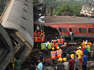 Le bilan s’alourdit après la collision entre deux trains de voyageurs et un de marchandises ce vendredi dans l’est de l’Inde, l’une des pires catastrophes ferroviaires du pays.