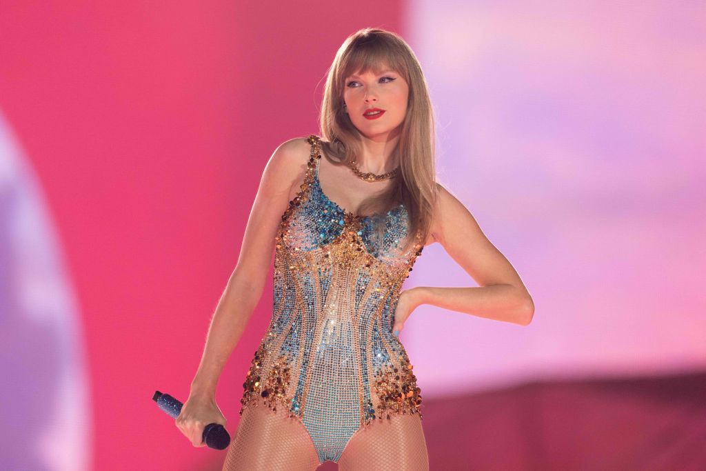 Why Are Taylor Swifts Fans Slamming Twitter Ceo Elon Musk On Social Media