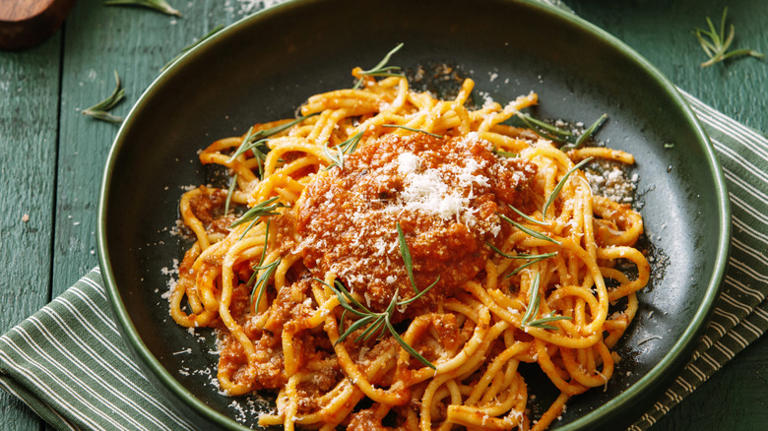 The Most Common Mistake People Make When Cooking Marinara Sauce
