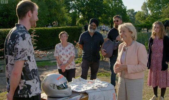 antiques roadshow guest exclaims 'wow' at surprising value of lewis hamilton gear