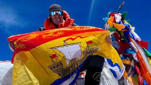 #TheMoment a Minto man flew the New Brunswick flag on Mount Everest