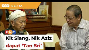 Veteran DAP Lim Kit Siang dan bekas Mursyidul Am PAS Allahyarham Nik Abdul Aziz Nik Mat menerima gelaran 'Tan Sri' sempena Hari Keputeraan rasmi Yang di-Pertuan Agong hari ini.

Laporan Lanjut: https://www.freemalaysiatoday.com/category/bahasa/tempatan/2023/06/05/kit-siang-nik-aziz-dapat-gelaran-tan-sri/

Read More: https://www.freemalaysiatoday.com/category/nation/2023/06/05/kit-siang-nik-aziz-made-tan-sris/

Free Malaysia Today is an independent, bi-lingual news portal with a focus on Malaysian current affairs.  

Subscribe to our channel - http://bit.ly/2Qo08ry  
------------------------------------------------------------------------------------------------------------------------------------------------------
Check us out at https://www.freemalaysiatoday.com
Follow FMT on Facebook: http://bit.ly/2Rn6xEV
Follow FMT on Dailymotion: https://bit.ly/2WGITHM
Follow FMT on Twitter: http://bit.ly/2OCwH8a 
Follow FMT on Instagram: https://bit.ly/2OKJbc6
Follow FMT on TikTok : https://bit.ly/3cpbWKK
Follow FMT Telegram - https://bit.ly/2VUfOrv
Follow FMT LinkedIn - https://bit.ly/3B1e8lN
Follow FMT Lifestyle on Instagram: https://bit.ly/39dBDbe
------------------------------------------------------------------------------------------------------------------------------------------------------
Download FMT News App:
Google Play – http://bit.ly/2YSuV46
App Store – https://apple.co/2HNH7gZ
Huawei AppGallery - https://bit.ly/2D2OpNP

#FMTNews #LimKitSiang #NikAziz #TanSri #YDPA #HariKeputeraan2023