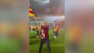 Graeme Souness recreates infamous Galatasaray flag moment that nearly sparked riot in 1996
