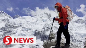 Meet Xu Zhuoyuan, a 16-year-old high school student from China’s Changsha city, who successfully climbed to the summit of Mount Everest. With her feat in May 2023, Xu became the youngest female in China to reach the top of the world from the south slope.WATCH MORE: https://thestartv.com/c/newsSUBSCRIBE: https://cutt.ly/TheStarLIKE: https://fb.com/TheStarOnline