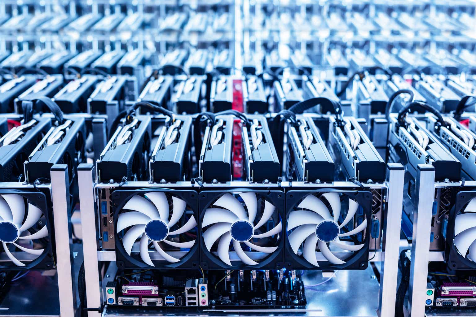 MARA bitcoin production, hashrate inch up in August; expands BTC treasury