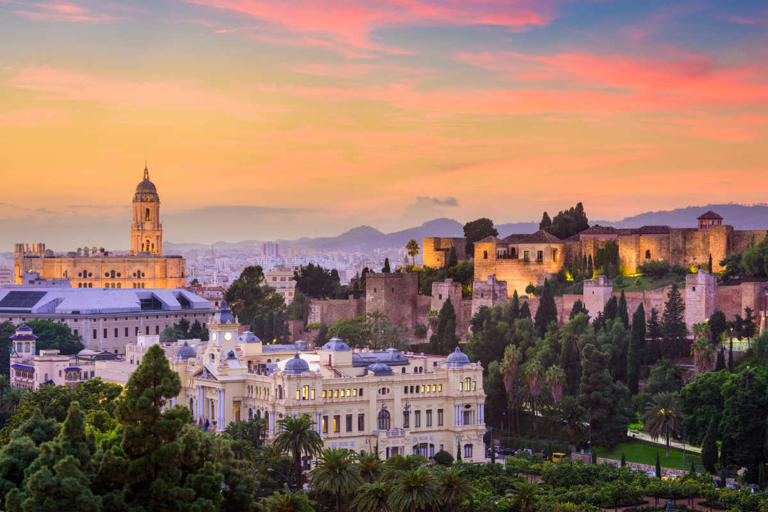 Are you planning a girls trip to Malaga? Then you are in the right place! Malaga is one of the best cities in Spain for a girls’ trip. Not only is it a safe destination, but it offers lots of fun activities for all types of travelers and ages. If you haven’t been to this part ... Read more