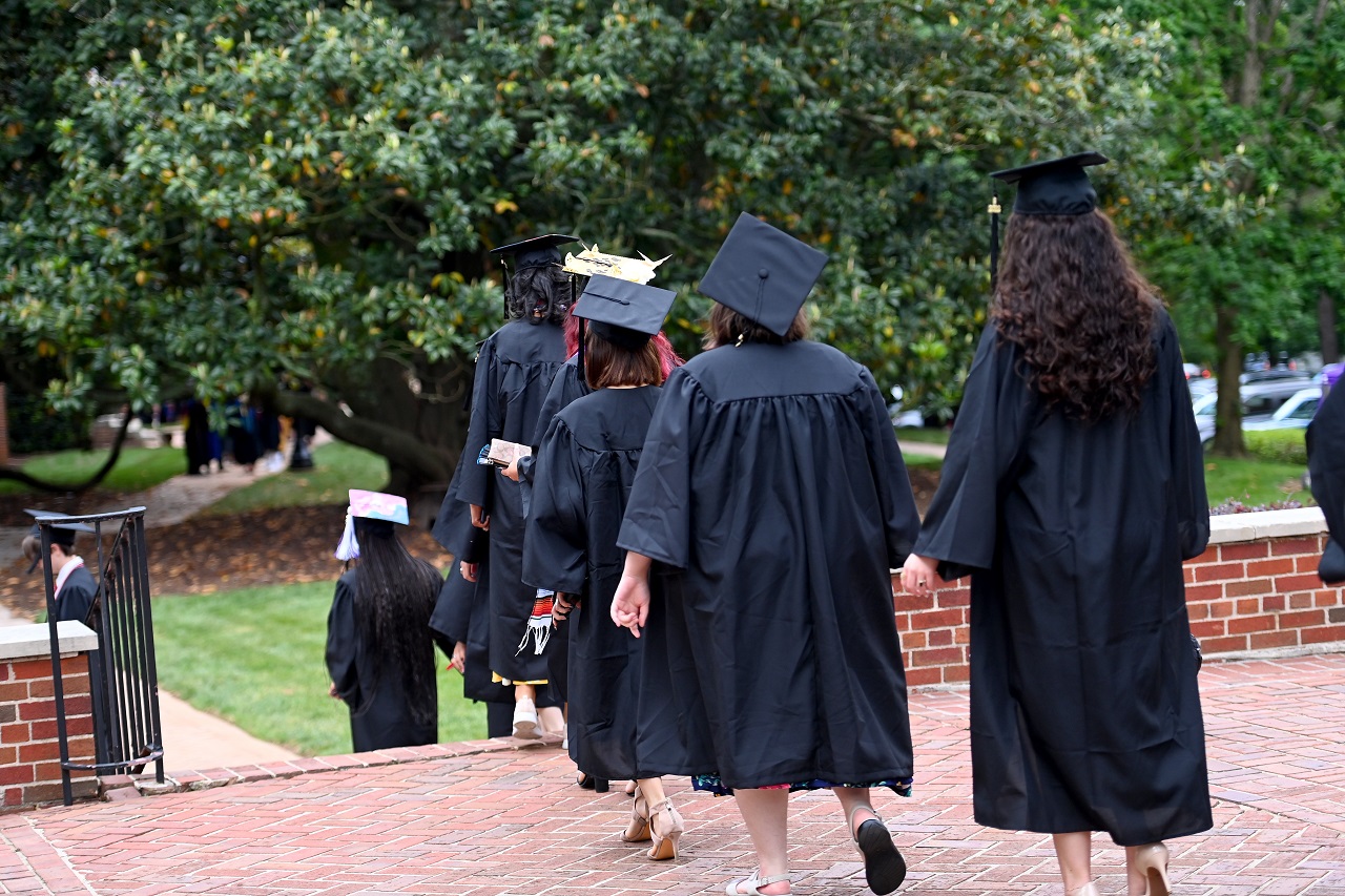 millions of student loan borrowers still aren't paying their bills