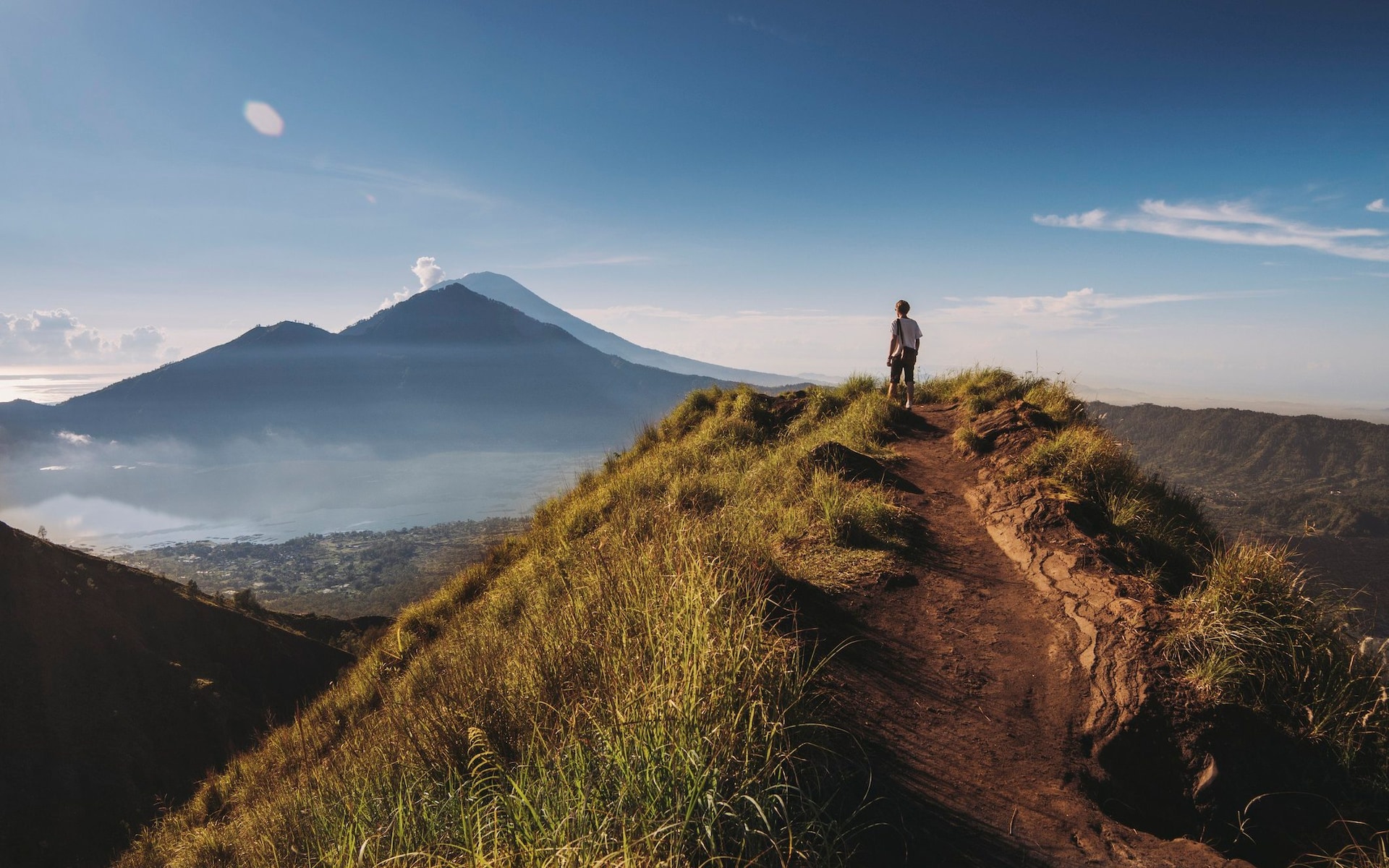 Батур бали. Вулкан Гунунг Батур. Восхождение на вулкан Батур. Гора Батур на Бали. Вулкан Кинтамани Батур.