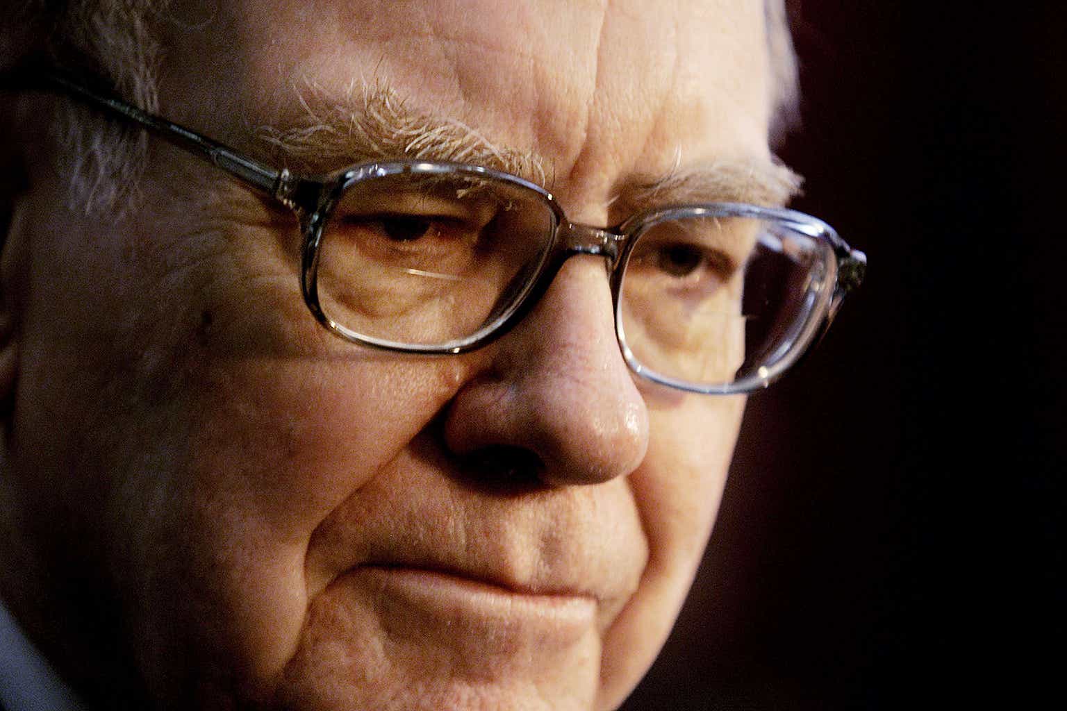 Warren Buffett converts Berkshire Hathaway's 1.8K A shares into 2.7M B ...