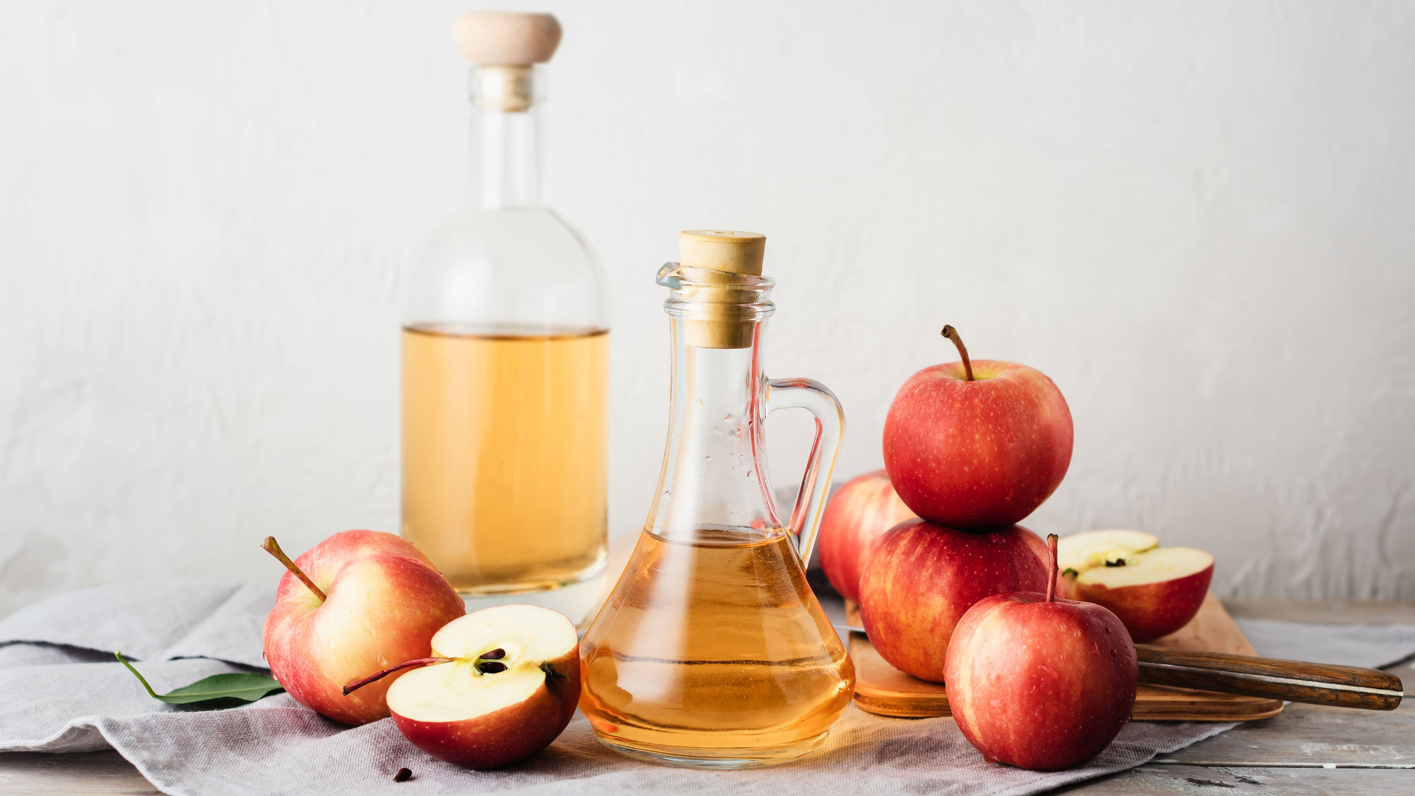 conozca la diferencia entre el vinagre de manzana y el vinagre de sidra de manzana