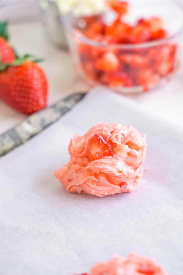 Easy Strawberry White Chocolate Chip Cookies (with Fresh Strawberries!)