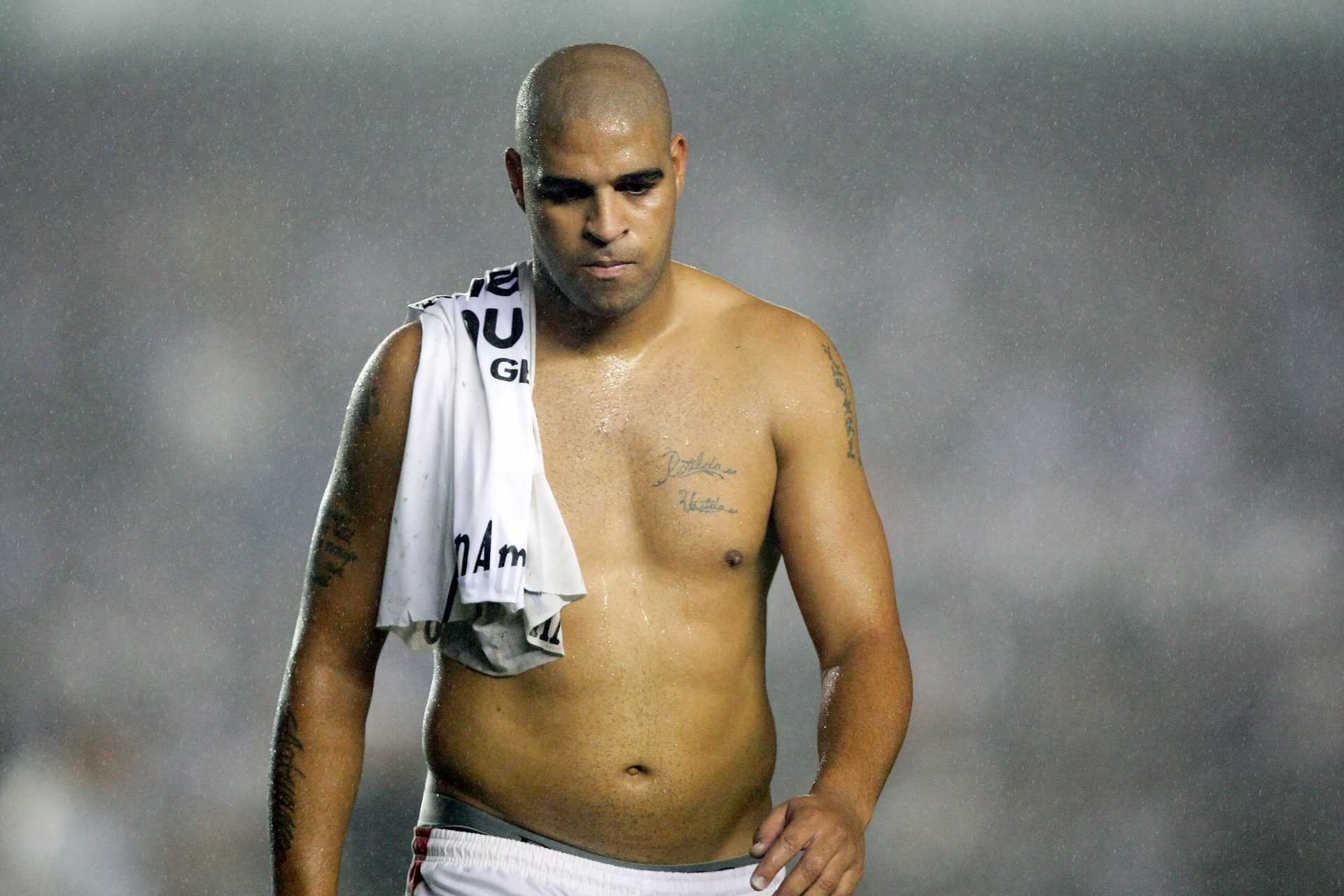 <p><span>The player began to frequent the favelas again and, in 2016, when he retired, the Brazilian newspaper El Globo claimed that Adriano has become a member of the oldest criminal gang in Rio de Janeiro, called Red Command.</span></p>