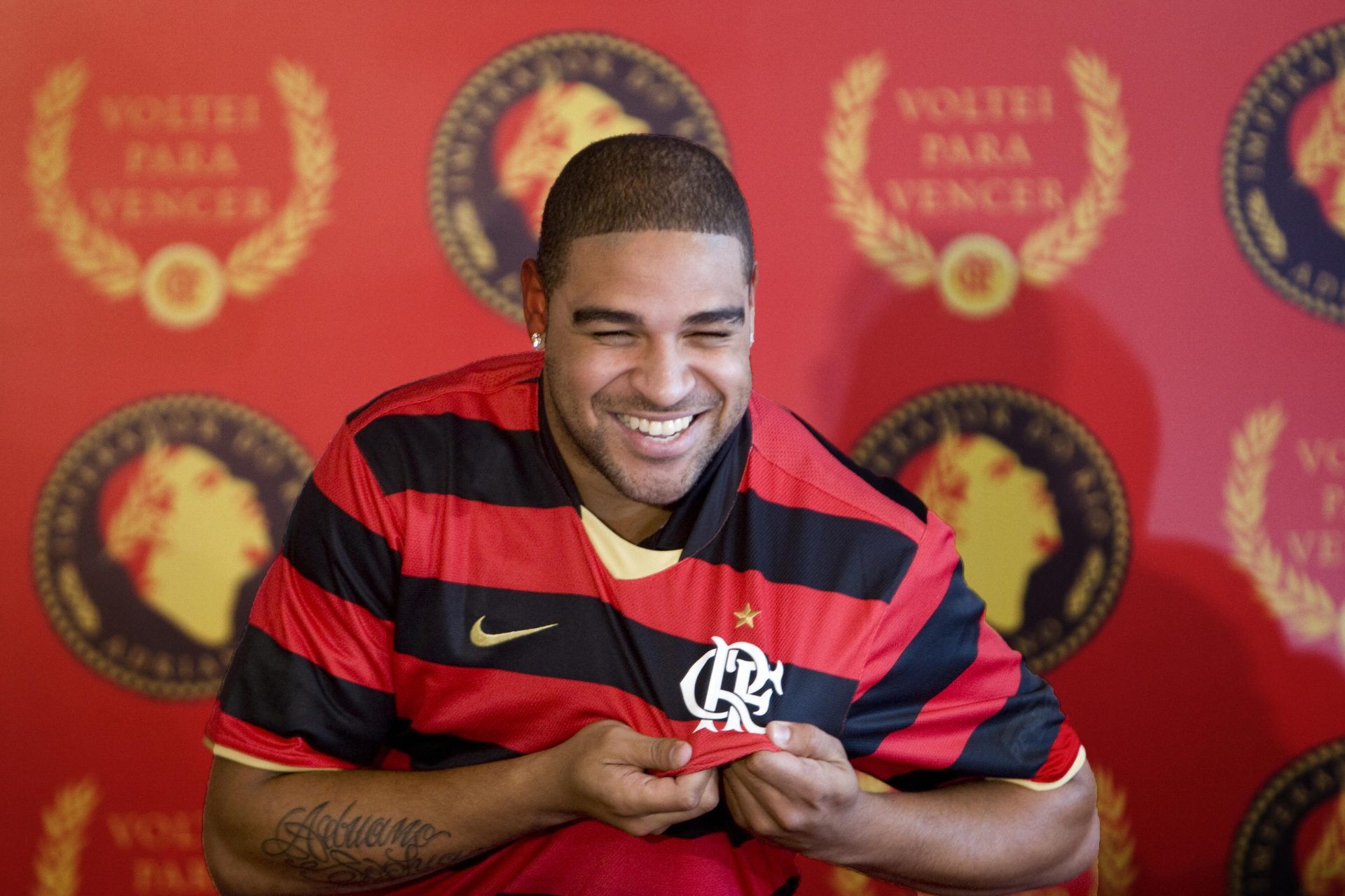 <p><span>After leaving Inter Milan, Adriano returned to Flamengo and flourished again, scoring 34 goals in 51 games. But his return to Brazil was also accompanied by serious personal problems.</span></p>