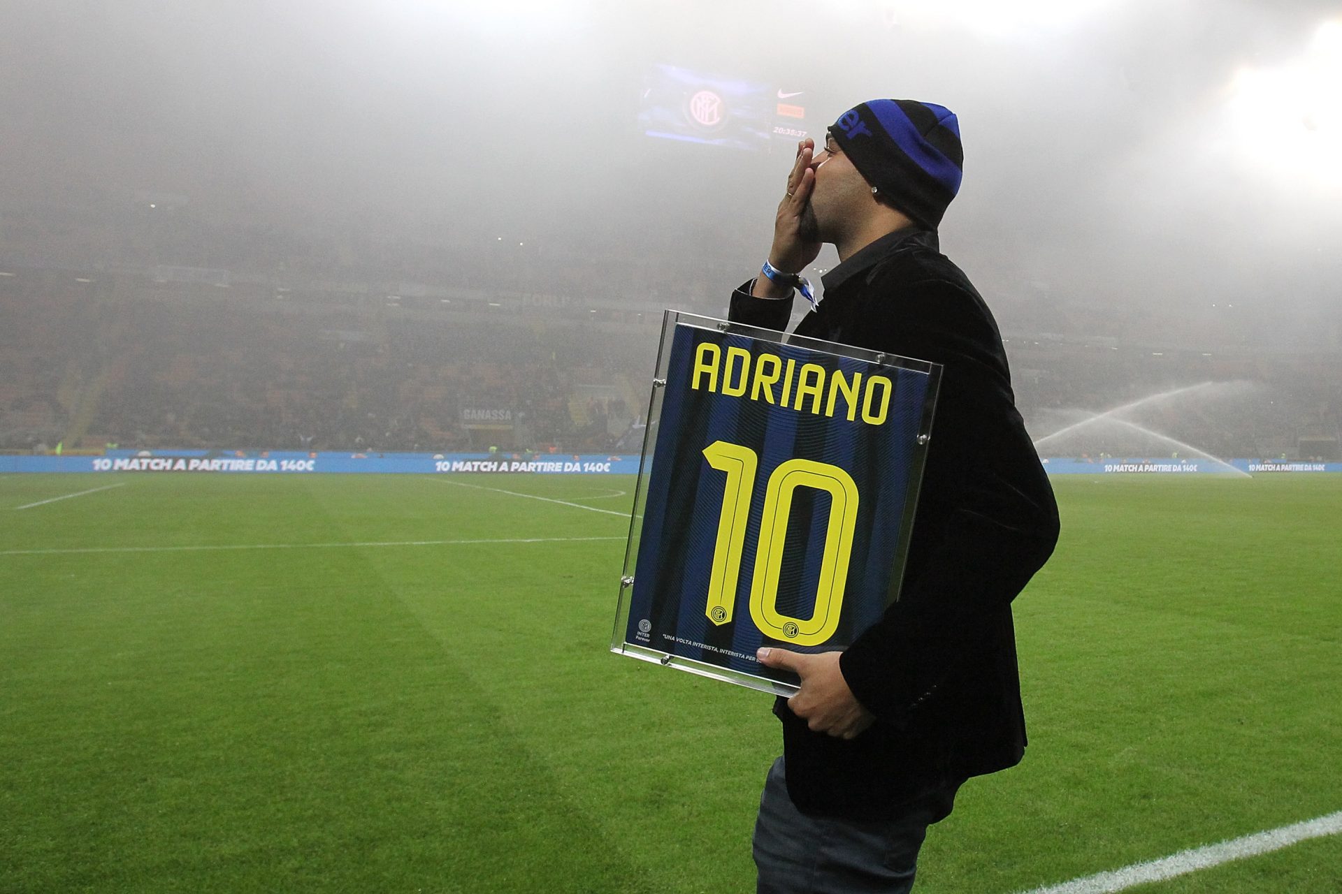 <p><span>As the seasons pass, Adriano's performance deteriorates, as does his lifestyle. In 2009, Inter Milan finally decided to terminate its contract with the club, thus ending his Italian adventure.</span></p>