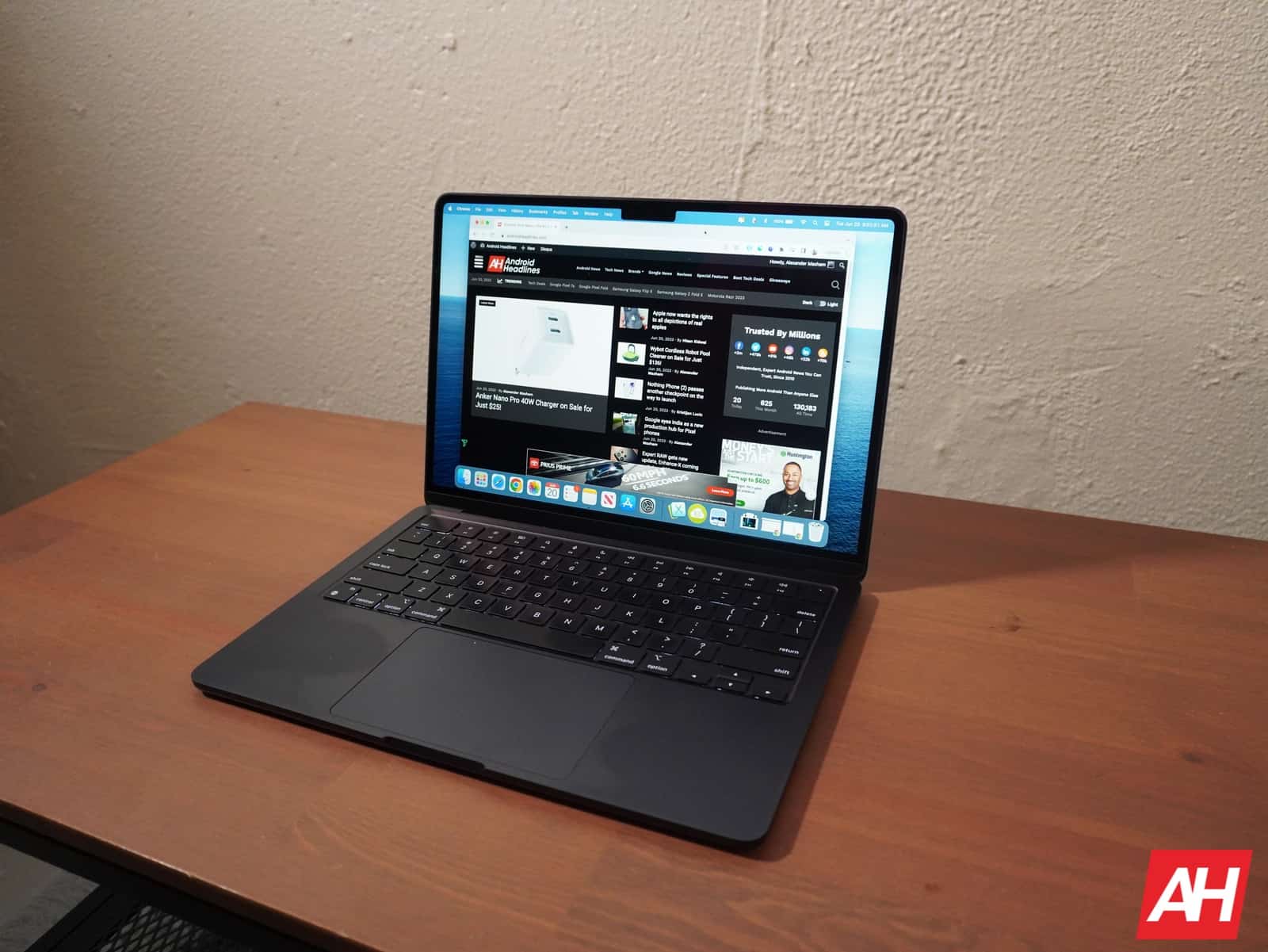 Apple is working on a "lowcost" MacBook to compete with Chromebooks