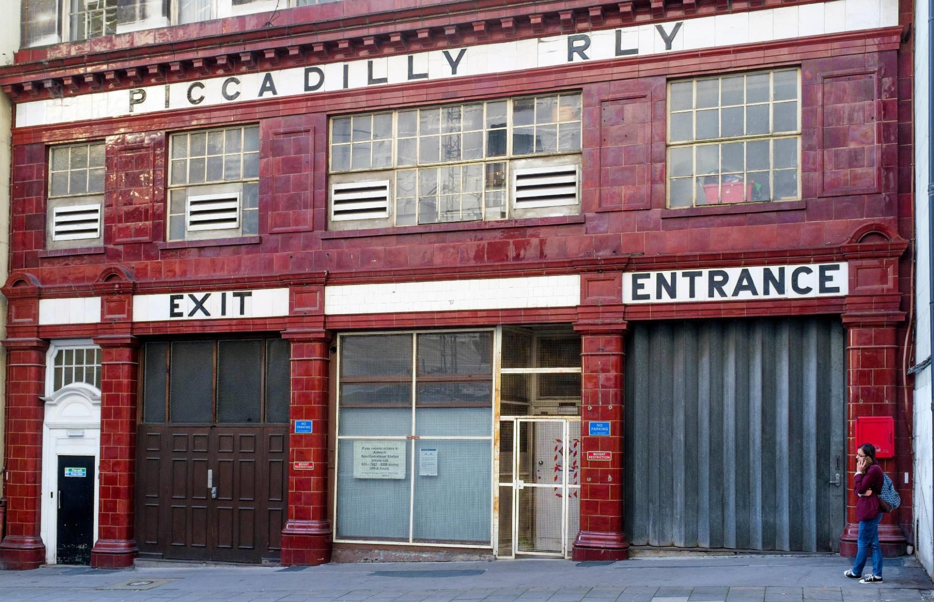 22 fascinating abandoned subway stations around the world