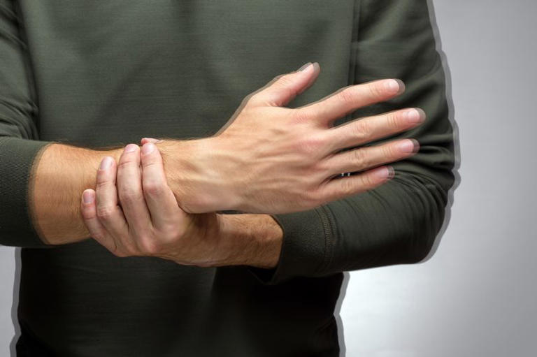 Parkinson's disease red flag sign that can be spotted while out a walk