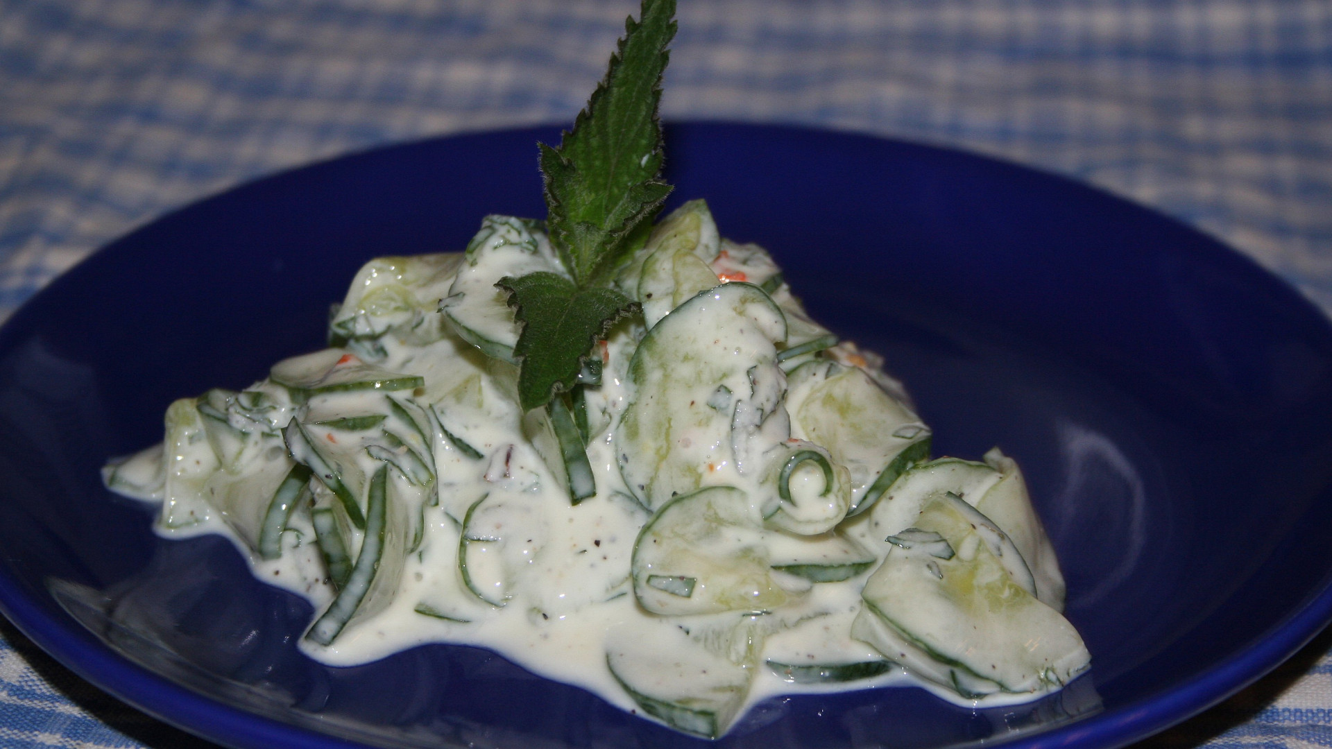 Jak na pravé řecké tzatziki: Důležité je použít hutný řecký jogurt a ...